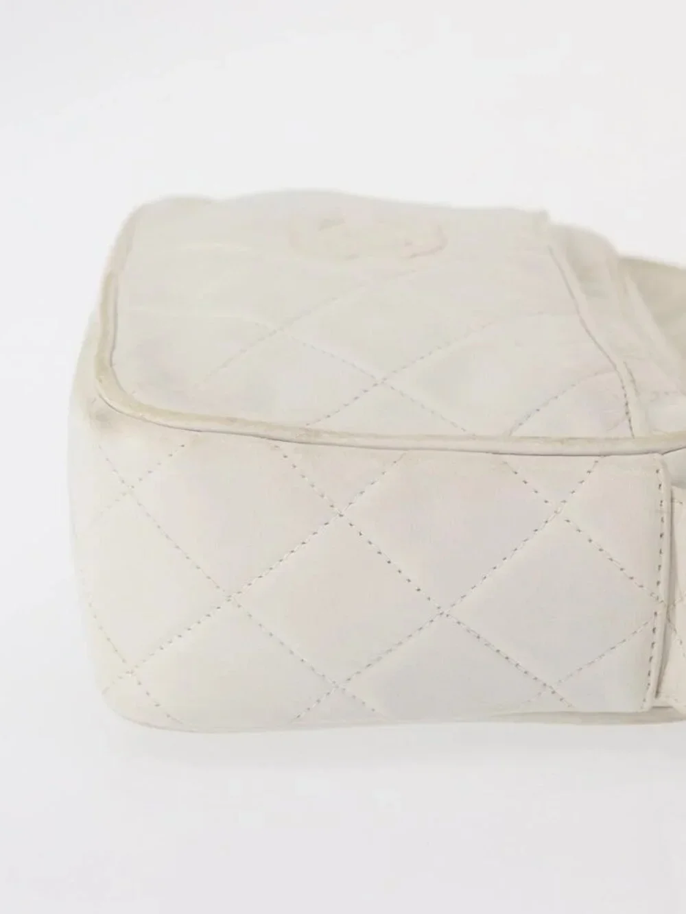 CHANEL Matelasse Shoulder Bag Lamb Skin White Gold CC Auth BA9689